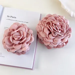 Pinces à Cheveux Crabe Rose Élégantes en Tissu Chiffon Design de Pétales Superposés Style Français Accessoires de Cheveux pour Femmes