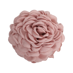 Pince à cheveux élégante en tissu rose avec un design réaliste de fleur en mousseline