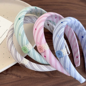 Serre-têtes en tissu rayé avec dentelle et boutons déclinés en quatre couleurs douces