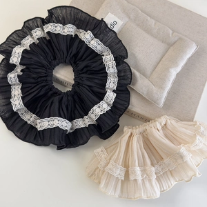 Elegant pleated scrunchies set in black and beige with vintage lace trim and retro design