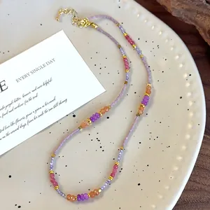 Collier Fait Main en Perles Violettes pour Femmes Choker en Cristal Artificiel avec Entretoises en Métal Doré Bijoux Élégants