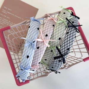 Lot de quatre serre-têtes rembourrés à carreaux avec nœuds en bleu rose vert noir
