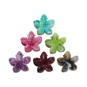 6-piece floral hair claw clips with marble pattern for women in assorted colors
