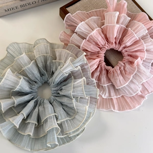 Multilayer wavy organza hair scrunchies in blue and pink for ballet core hairstyle