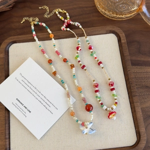 Collier Perlé Coloré Fait Main Avec Pendentif Champignon en Résine ou Oiseau en Céramique Choker Bohème Cristal Bijoux Femme