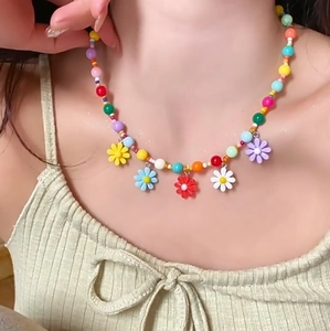 Colorful Resin Daisy Flower Beaded Necklace For Women Sweet Bohemia Floral Pendant Choker Summer Beach Vacation Jewelry Gift