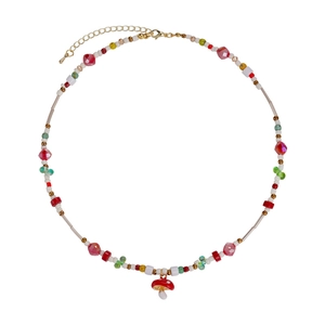 Collier de perles colorées en résine avec pendentif champignon rouge et fermoir homard