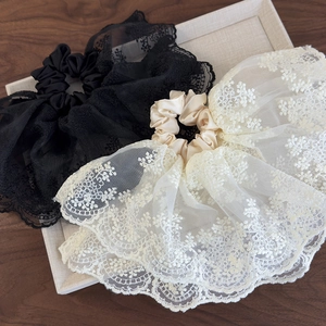 Chouchous rétro français en dentelle noir et beige avec broderie florale pour coiffure élégante
