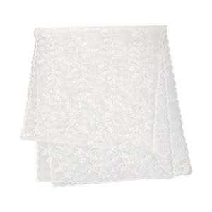 Écharpe élégante en dentelle blanche avec broderie florale et bords festonnés