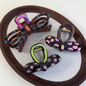 Fermaglio per Capelli a Molla in Acrilico con Fiocco e Cuore Grande Colore a Contrasto Retrò Presa Forte Smalto Accessorio per Capelli da Donna