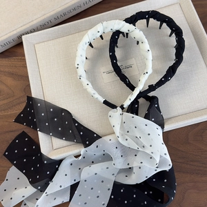 Polka dot headband set with flowing ribbons and anti-slip teeth in black and white