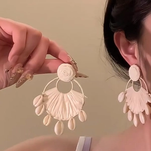 Bohemian oversized shell earrings with rose top and pleated fan-shaped pendants