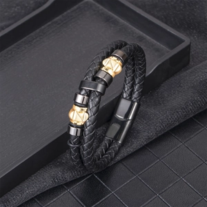 Bracelet pour homme en cuir tressé double couche avec accents métalliques noir et or