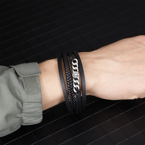 Men's multi-layer leather bracelet with hexagram star and silver metal chain detail