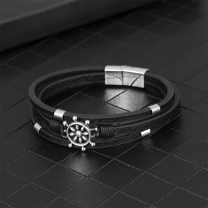 Mehrlagiges Lederarmband für Herren mit silbernem Ruder-Anhänger und Magnetverschluss
