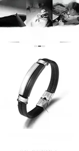Detail view of multilayer leather bracelet with 21cm length and 20g weight specifications