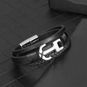 Bracciale multistrato in pelle nera da uomo con ancora in acciaio e chiusura magnetica
