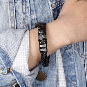 Bracciale da uomo in pelle nera intrecciata con chiusura magnetica in acciaio inossidabile