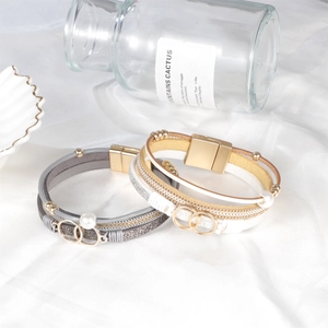Böhmisches mehrlagiges Lederarmband mit Kristall-Strasssteinen und Perlendetail