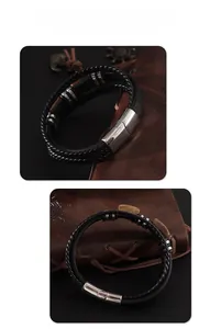 Vue détaillée du bracelet multicouche en cuir tressé avec oeil de tigre et fermoir aimanté