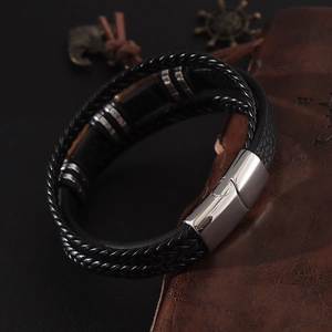 Bracelet multicouche en cuir noir pour homme avec pierre oeil de tigre et fermoir aimanté