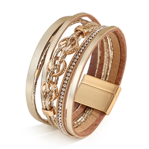 Bracciale multistrato in pelle PU color oro champagne con strass e fibbia magnetica