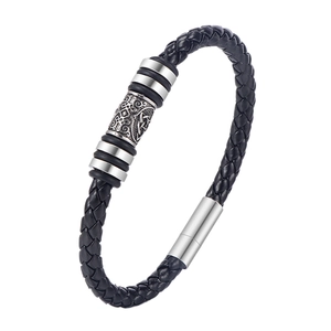 Bracciale etnico in pelle intrecciata con totem vichingo e chiusura magnetica d'argento