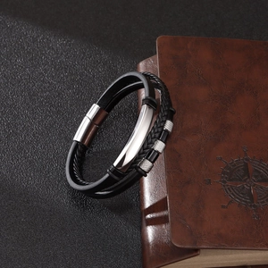 Bracelet multi-rangs en cuir PU tressé pour homme avec pièces en métal et fermoir aimanté