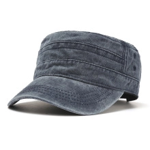 Détail de face de la casquette militaire en coton gris foncé délavé avec œillets en métal