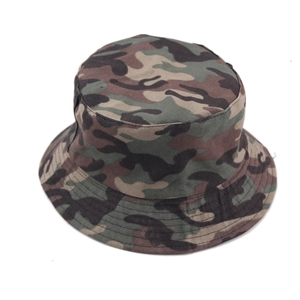 Gros plan détaillé du chapeau bob camouflage durable avec imprimé jungle classique