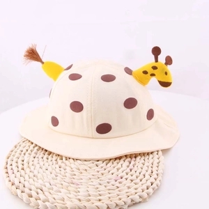 Cappello da sole per neonati a forma di giraffa a pois marroni con orecchie in 3D