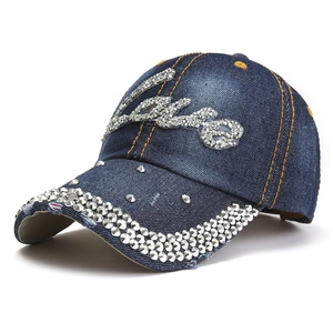 Casquette de baseball en jean avec lettres Love en strass et bordure décorée