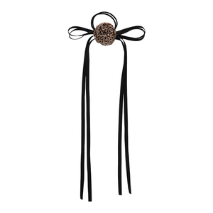 Choker con fiore leopardato ed eleganti nastri neri lunghi con frange per donna