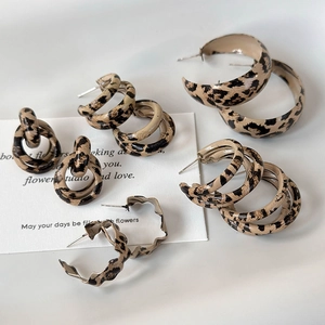Chic leopard print double hoop earrings with geometric acrylic textures for women