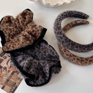 Retro Leopard Print Plush Headband For Women Soft Furry Autumn Winter Hair Band Knitted Leopard Pattern Hair Accessories