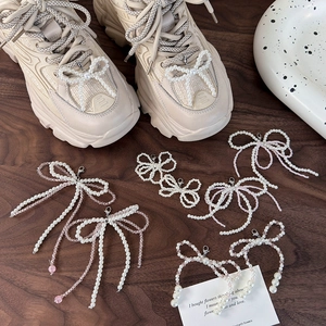 Dolci Ciondoli per Scarpe a Fiocco con Künstliche Perle Infilate per Sneakers Decorazioni a Fiore in Cristallo Stile Coreano Elegante per Donna