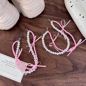 Détails de breloques en perles et nœuds roses avec fermoirs métalliques pour chaussures