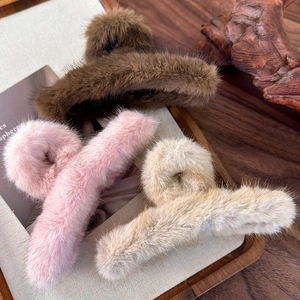 Pinze per capelli in finta pelliccia peluche marrone, rosa e beige per autunno e inverno