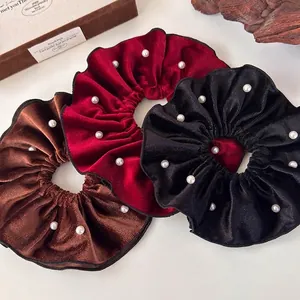 French Vintage Velvet Artificial Pearl Scrunchies Large Elastic Hair Ties Elegant Velvet Hair Bands With Faux Artificial Pearls For Women Accessories