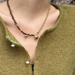 Vintage Tiger Eye Stone Copper Splicing Beaded Necklace With Gold Ball Pendant Elegant Handmade Choker For Women Jewelry