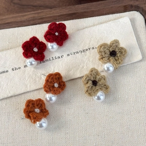 Handmade crochet flower earrings with pearls in burgundy and caramel colors