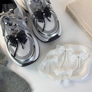 Breloques en dentelle pour chaussures avec glands en perles pour décoration de baskets