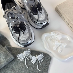 Breloques de chaussures en dentelle avec pompons perles pour décoration de baskets DIY