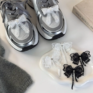 Boucles de Chaussures Amovibles en Dentelle Blanche Forme de Nœud Avec Künstliche Perles et Franges Décorations de Baskets DIY Style Français