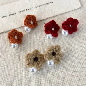 Handmade Knitted Flower Artificial Pearl Stud Earrings Sweet Retro Mori Style Yarn Crochet Floral Earrings For Women Daily Jewelry