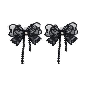 Détails de clips chaussures en dentelle noire avec cristaux et pompons perlés