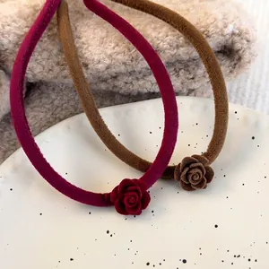 Collier Choker en Velours Rose 3D Fait à la Main pour Femme Vintage Rouge Brun Peluche Résine Chaîne de Cou Bijoux