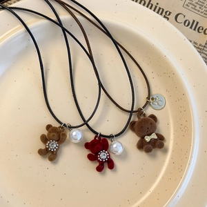 Collier Pendentif Ours Floconné Doux Alliage Corde de Cire Strass Fausse Künstliche Perle Chaîne de Pull Pour Femmes Filles Bijoux Cadeau