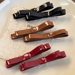 Fermaglio per Capelli in Pelle PU Lucida Elegante Fiocco a Farfalla Forcina Minimalista Clip Laterale per Donne Accessori Capelli