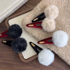 Pince à Cheveux Boule de Poils Automne Hiver pour Femmes Style Coréen Clip BB en Velours Étiquette Métallique Fait à la Main Accessoires Doux